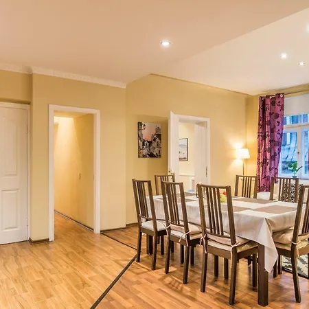 Apartmán Charming Spacious 3 Bedroom In Old Town *