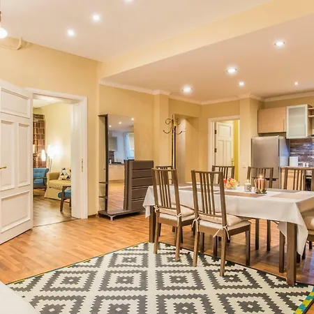 Charming Spacious 3 Bedroom In Old Town Apartmán *