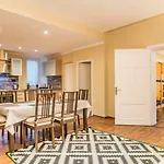 Charming Spacious 3 Bedroom In Old Town ريغا