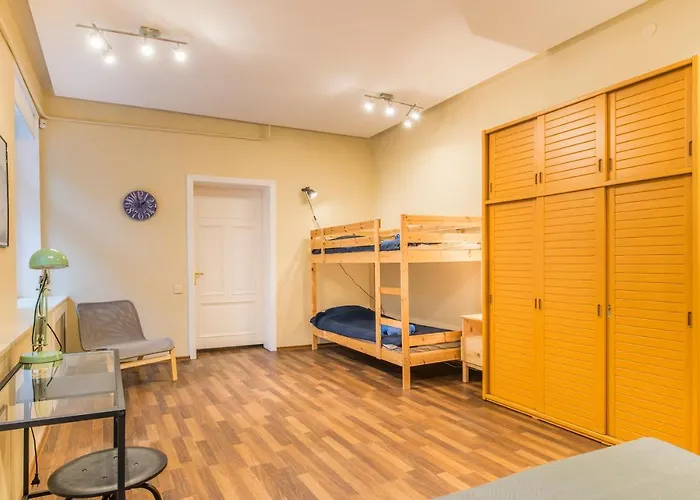 Charming Spacious 3 Bedroom In Old Town *