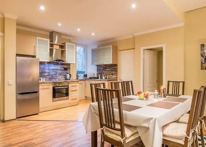 Charming Spacious 3 Bedroom In Old Town 里加