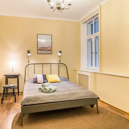 Charming Spacious 3 Bedroom In Old Town