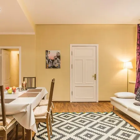 Daire Charming Spacious 3 Bedroom In Old Town