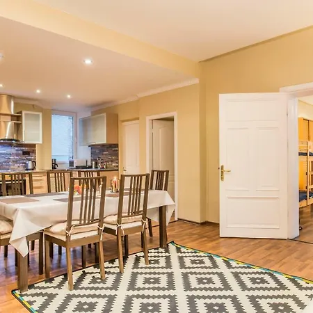 Charming Spacious 3 Bedroom In Old Town Riga