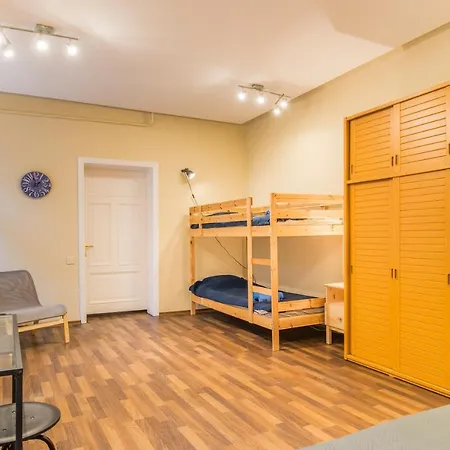 Charming Spacious 3 Bedroom In Old Town *