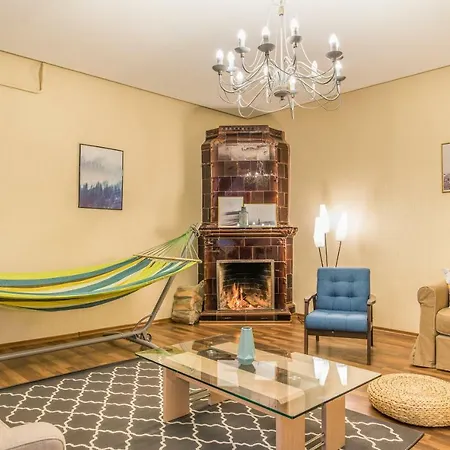 Апартаменти Charming Spacious 3 Bedroom In Old Town